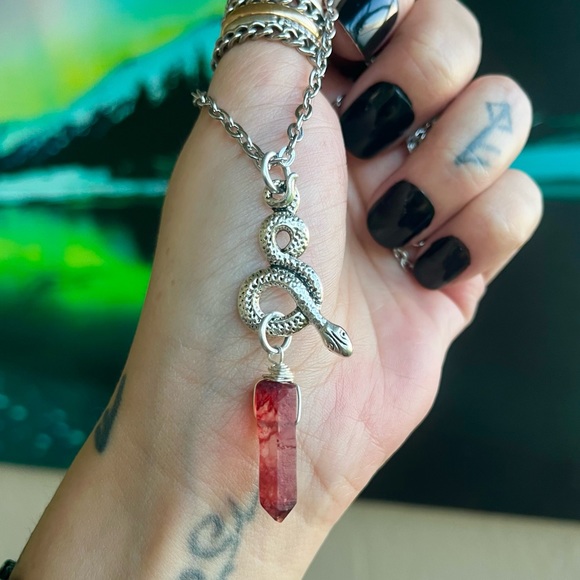 Silver snake with red aura blood crystal quartz stainless steel necklace - Picture 5 of 13